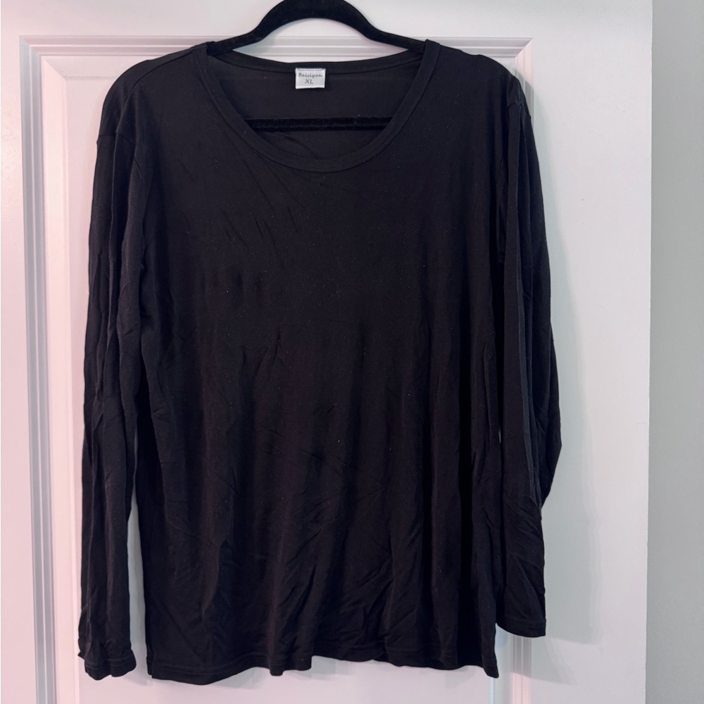 Basic Black Long Sleeve Tee